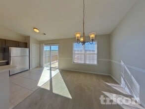 7955 Streamside Ln in Cumming, GA - Foto de edificio - Building Photo