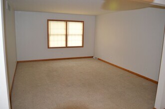 479 Sparrow Way in Wadsworth, OH - Building Photo - Building Photo