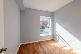 1016 W Ainslie St, Unit 1 in Chicago, IL - Building Photo - Building Photo