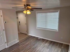 261 Marvista Ln in Tooele, UT - Building Photo