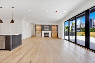 4920 N Lincoln Ave, Unit 3W in Chicago, IL - Building Photo - Building Photo