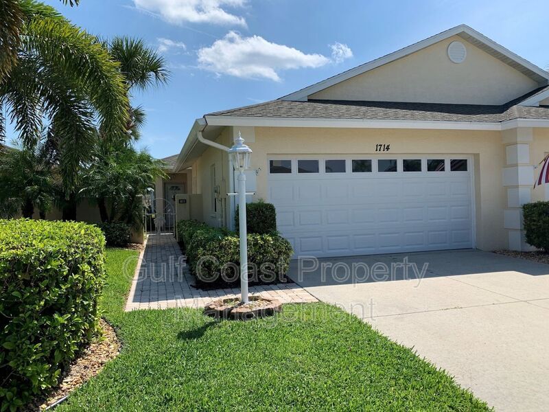 1714 Fountain View Cir in Venice, FL - Building Photo