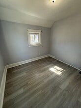 2524 Oakdale Ave in Lorain, OH - Building Photo - Building Photo