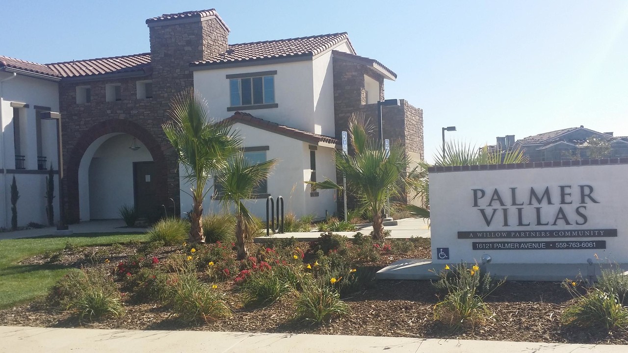 16121 Palmer Ave in Huron, CA - Foto de edificio