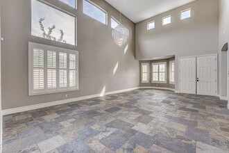 5706 Notte Pacifica Way in Las Vegas, NV - Building Photo - Building Photo
