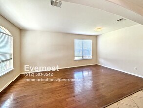 4220 Rolling Water Dr in Pflugerville, TX - Building Photo - Building Photo