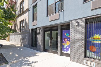 2741 Creston Ave in Bronx, NY - Foto de edificio - Building Photo