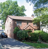 12 Thornton Rd, Unit 1 in Chestnut Hill, MA - Building Photo