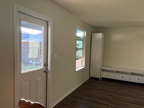 10310 Glimmer in Converse, TX - Foto de edificio - Building Photo