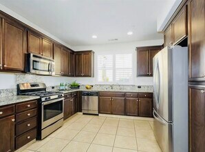 3026 Blackberry Ave in San Ramon, CA - Foto de edificio - Building Photo