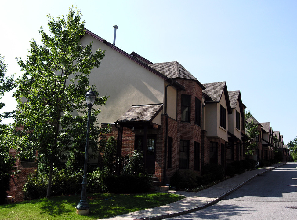 Stone Ridge Manor in Scarsdale, NY - Foto de edificio