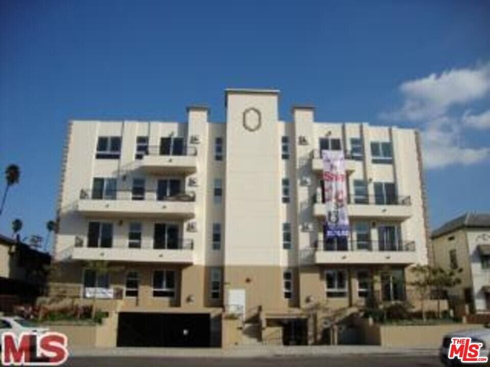 412 S Wilton Pl in Los Angeles, CA - Building Photo