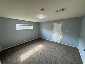 509 Stimpson St in Baytown, TX - Building Photo - Building Photo