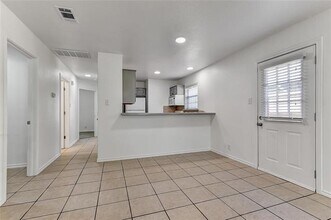 1014 W Coffin St in Denison, TX - Foto de edificio - Building Photo