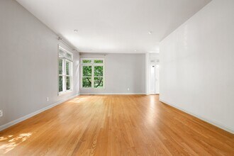 414 Hillsborough St in Chapel Hill, NC - Building Photo - Building Photo
