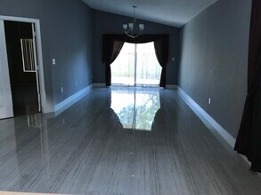 16405 Sapphire St in Weston, FL - Building Photo - Building Photo