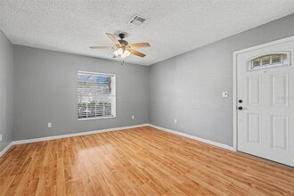 7624 Desoto Ct in Tampa, FL - Building Photo - Building Photo