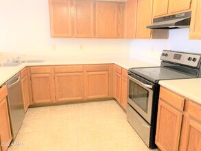 1111 W Summit Pl in Chandler, AZ - Building Photo - Building Photo
