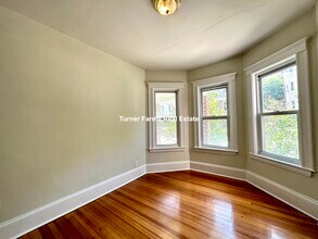 101 Heath St, Unit 1 in Somerville, MA - Foto de edificio - Building Photo