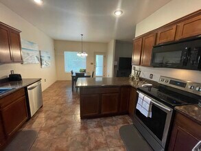 1816 Hays Dr in Carlsbad, NM - Building Photo - Building Photo