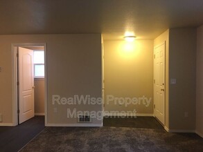 2621 NW Cedar Ave in Redmond, OR - Building Photo - Building Photo