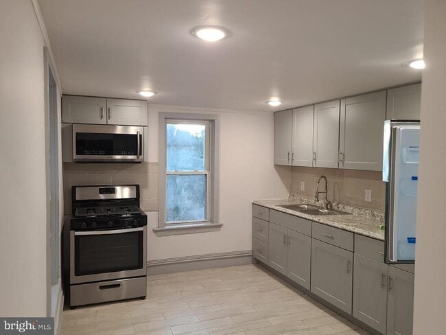 property at 33 High St