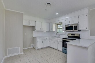 2435 Madrid Dr in Augusta, GA - Building Photo - Building Photo