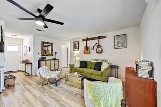 9702 Oriole Dr in Austin, TX - Building Photo - Building Photo