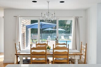 11 Wagon Ln in East Hampton, NY - Building Photo - Building Photo