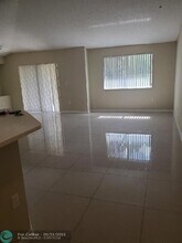 741 N Pine Island Rd-Unit -305 in Plantation, FL - Building Photo - Building Photo