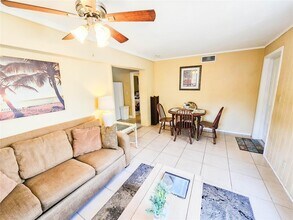216 NE 18th Ave in Pompano Beach, FL - Building Photo - Building Photo