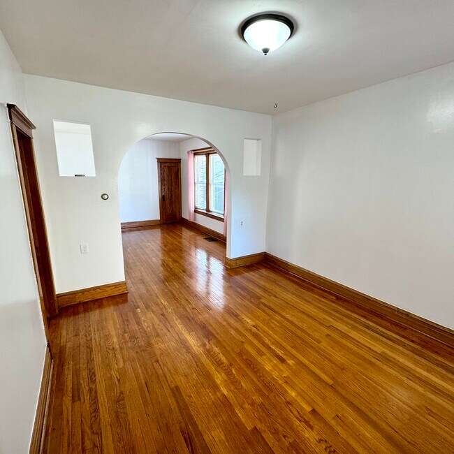2244 N Springfield Ave in Chicago, IL - Building Photo - Building Photo