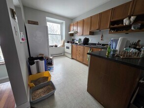 81 Queen St in Kingston, ON - Building Photo - Building Photo