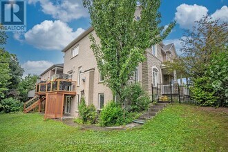 5410 Duchess Ct in Burlington, ON - Building Photo - Building Photo