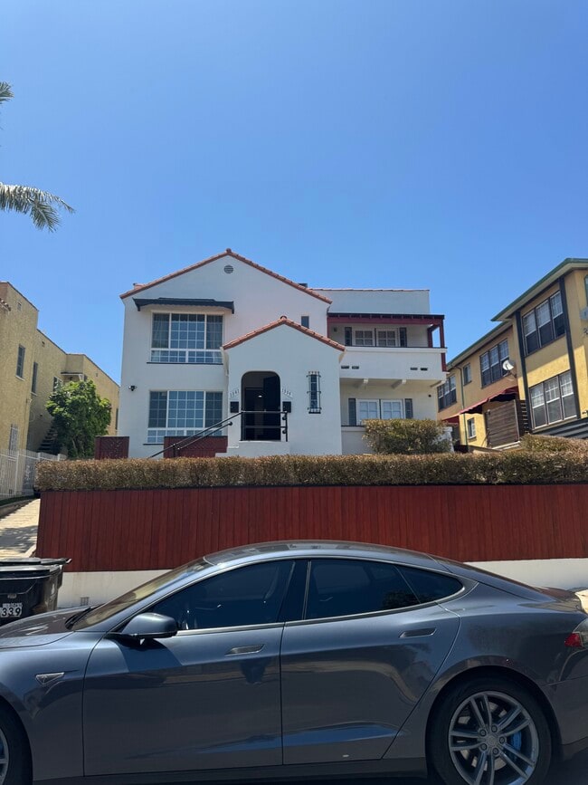 property at 1339 S Mansfield Ave