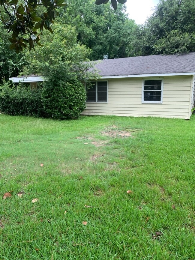 property at 2041 Mona Lisa Dr