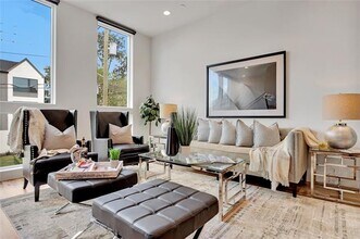 4426 Cabell Dr in Dallas, TX - Foto de edificio - Building Photo