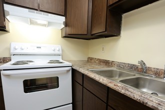 Turnberry Apartments in Youngstown, OH - Building Photo - Interior Photo