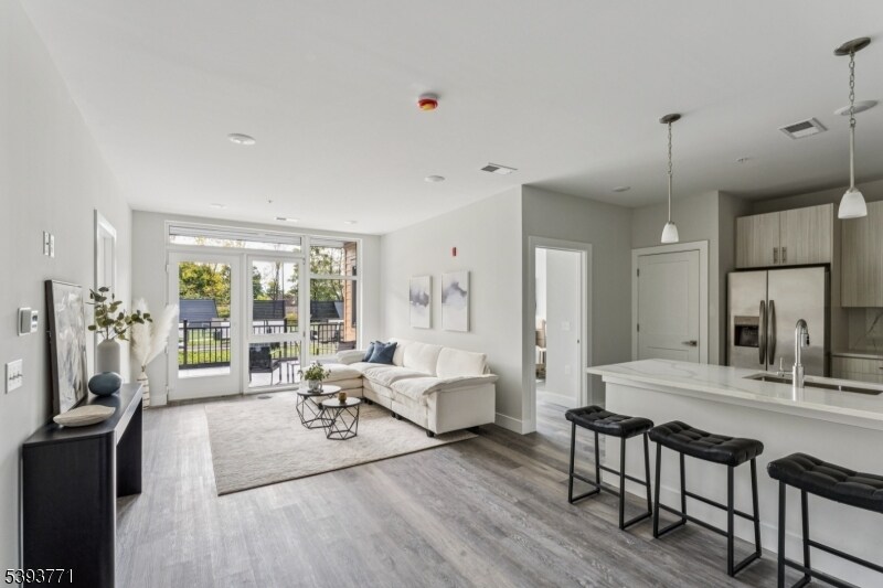 140 W Webster Ave in Roselle Park, NJ - Building Photo