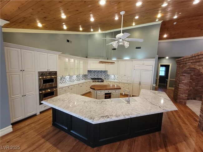 property at 5110 N Valadez St