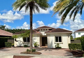 15585 SW 178th Ln in Miami, FL - Building Photo