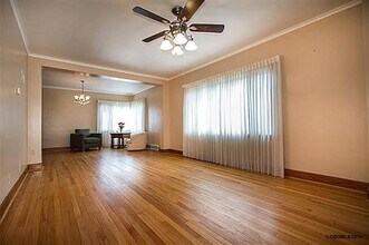 1745 Loras Blvd in Dubuque, IA - Foto de edificio - Building Photo