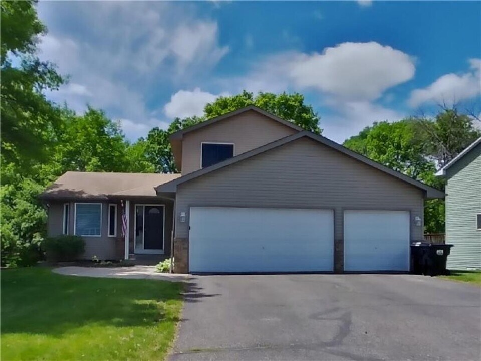 14700 Junkite St NW in Ramsey, MN - Building Photo