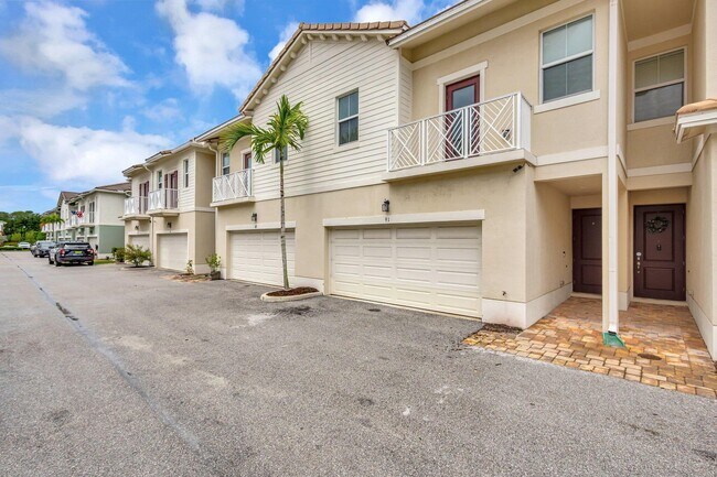 91 Palm Ln in Royal Palm Beach, FL - Foto de edificio - Building Photo