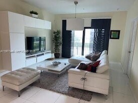 7805 NW 104th Ave in Doral, FL - Building Photo