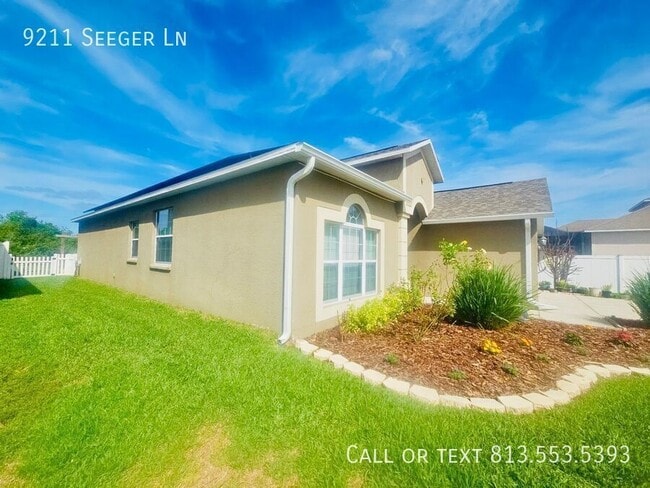 9211 Seeger Ln in Land O Lakes, FL - Building Photo - Building Photo