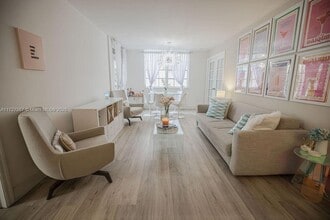 1280 S Alhambra Cir in Coral Gables, FL - Building Photo - Building Photo