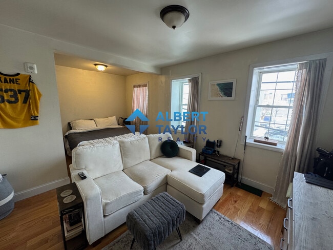 83 Bolton St, Unit #1 in Boston, MA - Building Photo - Building Photo