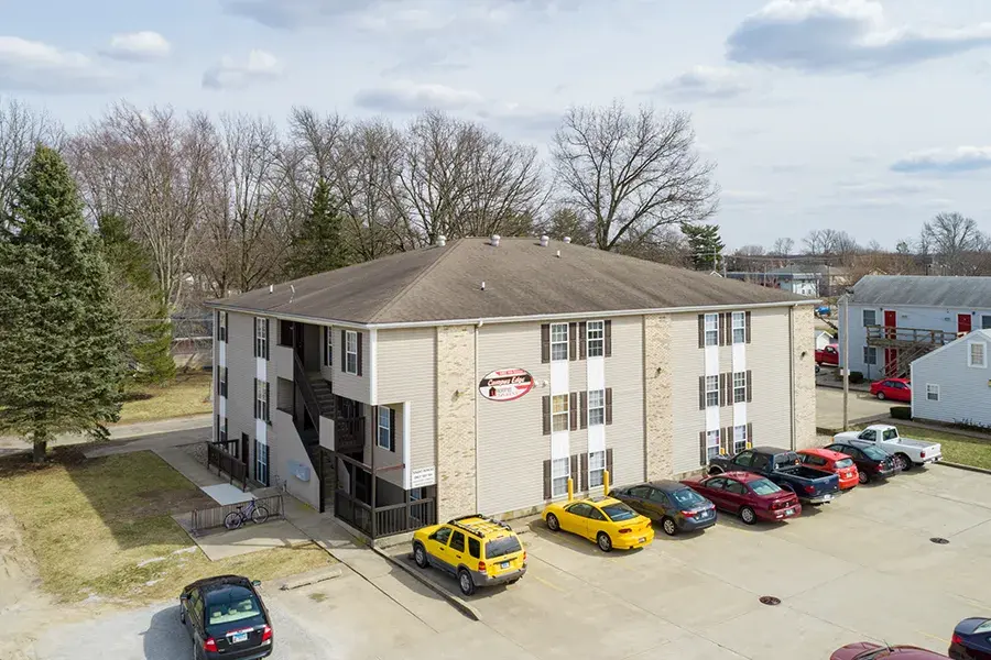 Campus Edge - 1801 in Charleston, IL - Building Photo