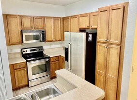 8720 Cypress Walk Ct in Tamarac, FL - Building Photo